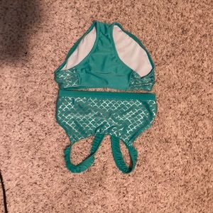Mermaid kids swimsuit. Size:top 10/12 bottoms 10/12 tail 14/16. Is cat and jack.